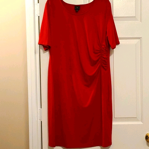 Dress - Picture 1 of 4